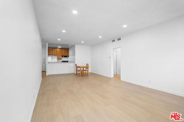 424 S Westmoreland Avenue 210, Los Angeles, CA 90020