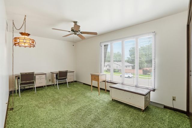 9300 Chestnut Lane, Munster, IN 46321