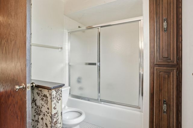 9300 Chestnut Lane, Munster, IN 46321
