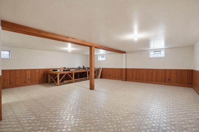 9300 Chestnut Lane, Munster, IN 46321