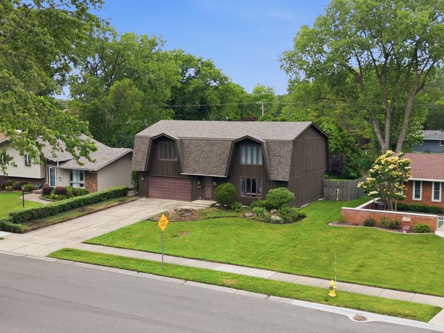 9300 Chestnut Lane, Munster, IN 46321