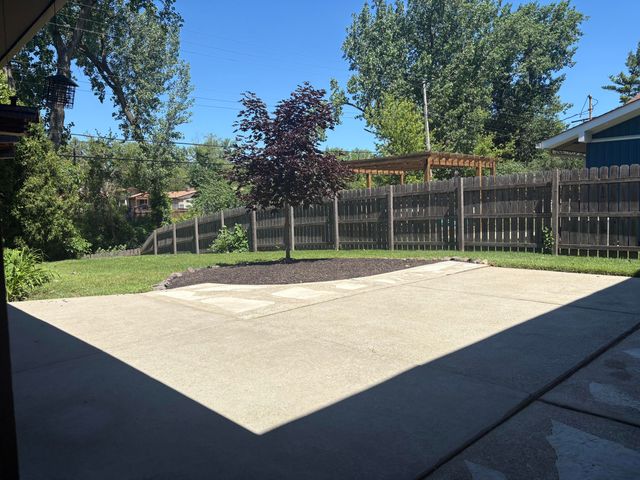 9300 Chestnut Lane, Munster, IN 46321