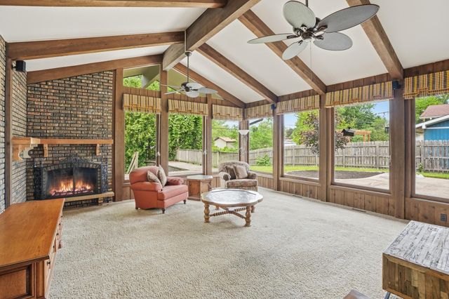 9300 Chestnut Lane, Munster, IN 46321