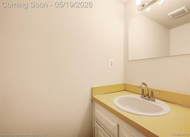41025 Southwind Drive 109, Canton, MI 48188