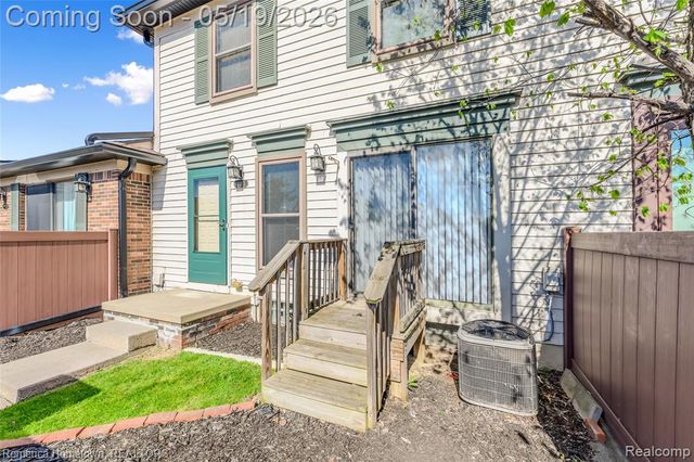 41025 Southwind Drive 109, Canton, MI 48188