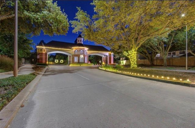14114 Barnhart Boulevard, Houston, TX 77077