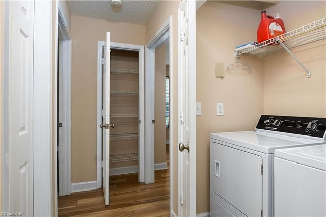 1840 Crest Hollow Drive 101, Winston-salem, NC 27103