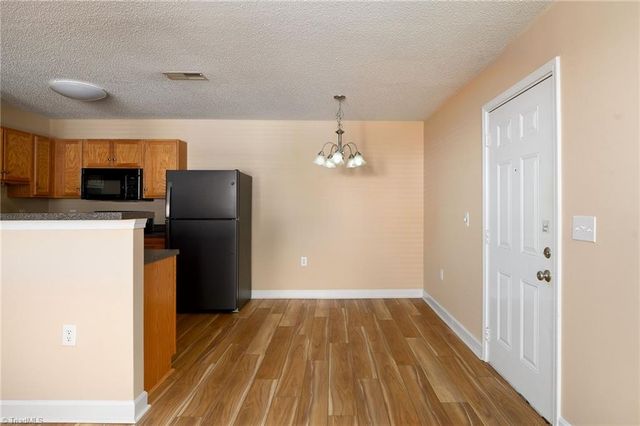 1840 Crest Hollow Drive 101, Winston-salem, NC 27103