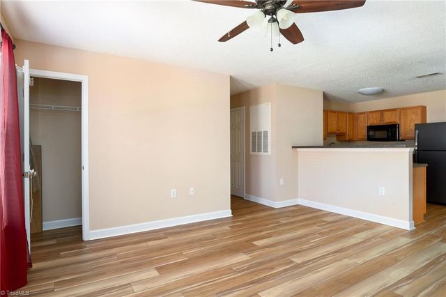 1840 Crest Hollow Drive 101, Winston-salem, NC 27103