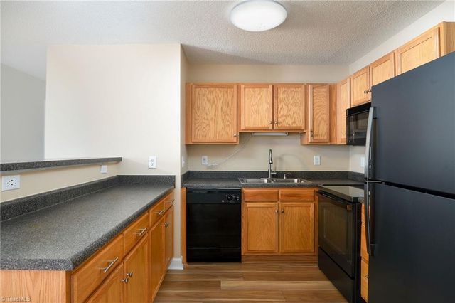 1840 Crest Hollow Drive 101, Winston-salem, NC 27103