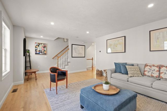 118 Smith St 3, Lowell, MA 01851