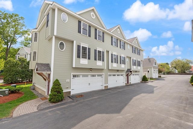 118 Smith St 3, Lowell, MA 01851