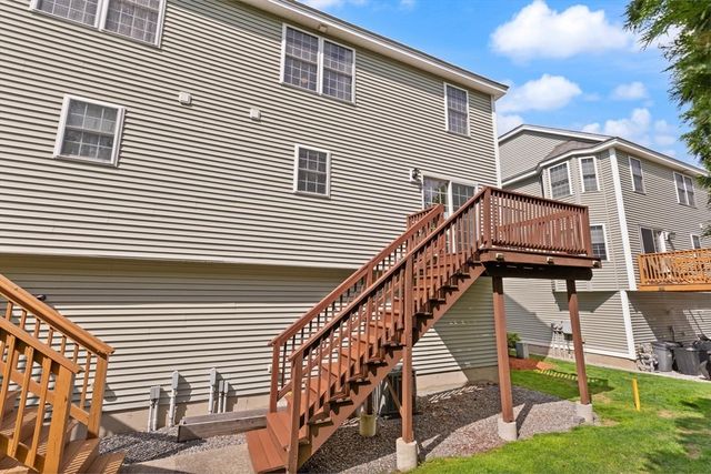 118 Smith St 3, Lowell, MA 01851
