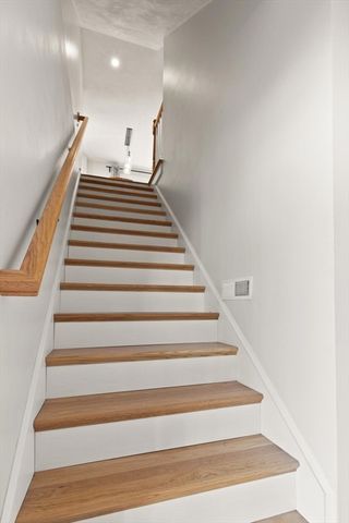 118 Smith St 3, Lowell, MA 01851