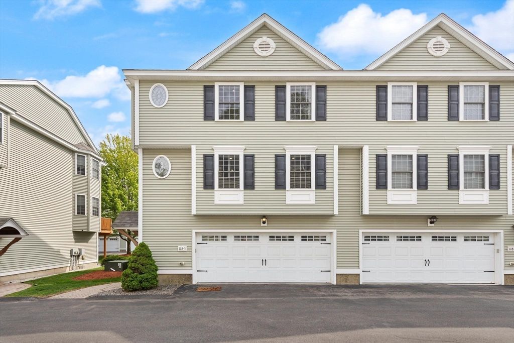 118 Smith St 3, Lowell, MA 01851
