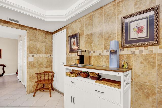 3450 S Ocean Boulevard 327, Palm Beach, FL 33480