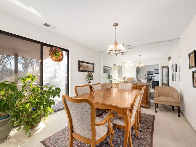 1S055 Spring Road 2C, Oakbrook Terrace, IL 60181