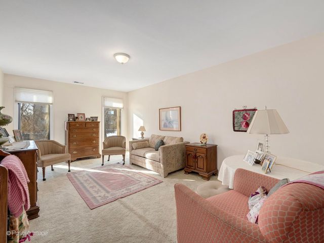 1S055 Spring Road 2C, Oakbrook Terrace, IL 60181