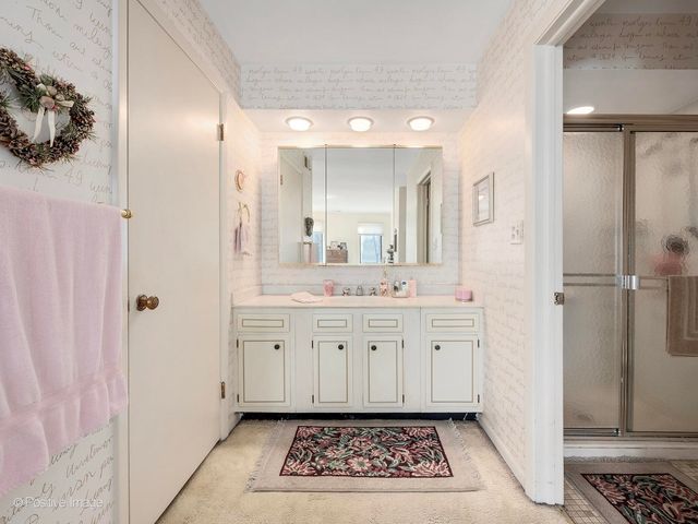 1S055 Spring Road 2C, Oakbrook Terrace, IL 60181