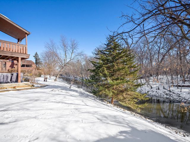 1S055 Spring Road 2C, Oakbrook Terrace, IL 60181