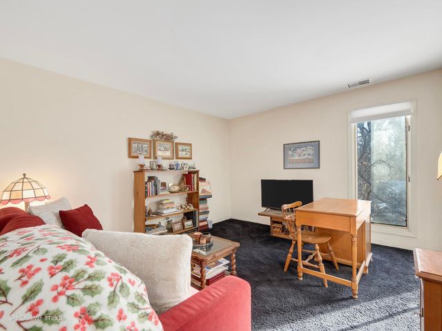 1S055 Spring Road 2C, Oakbrook Terrace, IL 60181