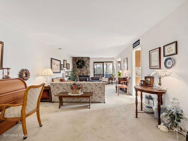 1S055 Spring Road 2C, Oakbrook Terrace, IL 60181