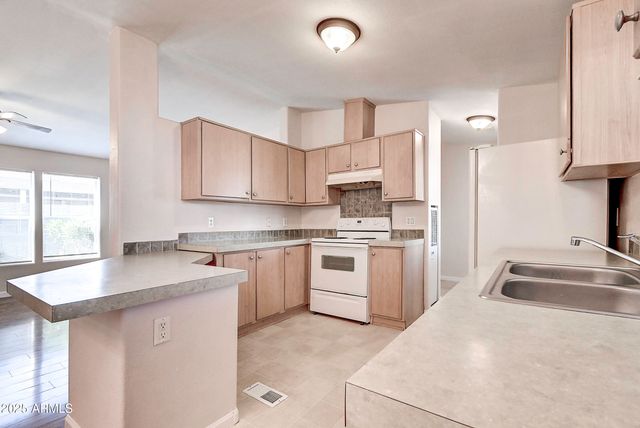 8601 N 103RD Avenue 271, Peoria, AZ 85345