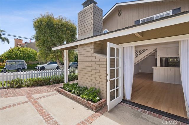 421 Fernleaf Avenue, Corona Del Mar, CA 92625