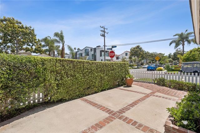 421 Fernleaf Avenue, Corona Del Mar, CA 92625