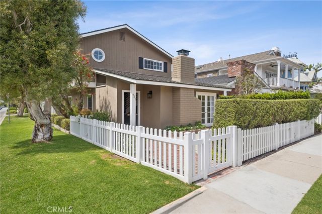 421 Fernleaf Avenue, Corona Del Mar, CA 92625