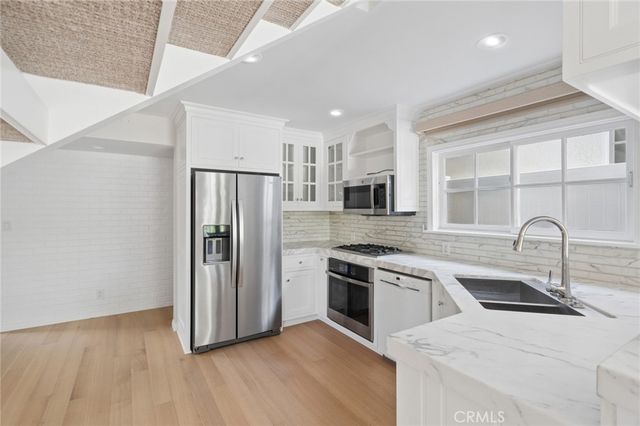 421 Fernleaf Avenue, Corona Del Mar, CA 92625