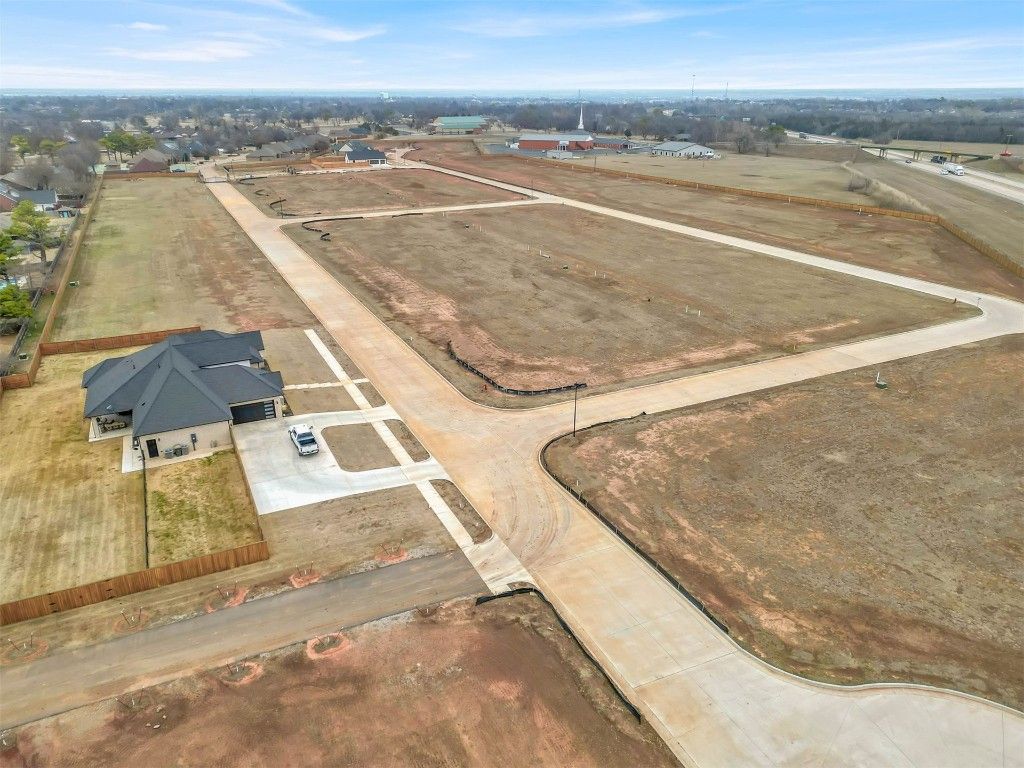 3514 Scissortail Lane, Chickasha, OK 73018