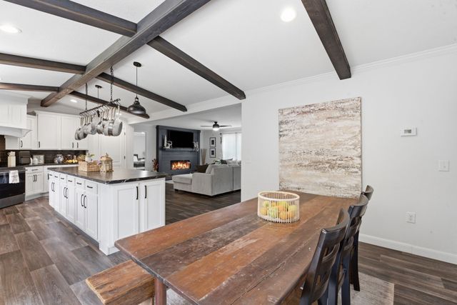 531 Pea Ridge Rd, Chestnut Mound, TN 38552