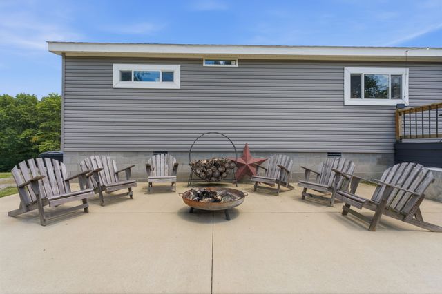 531 Pea Ridge Rd, Chestnut Mound, TN 38552