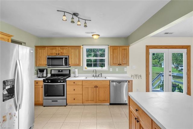 332 South End RD, Knotts Island, NC 27950