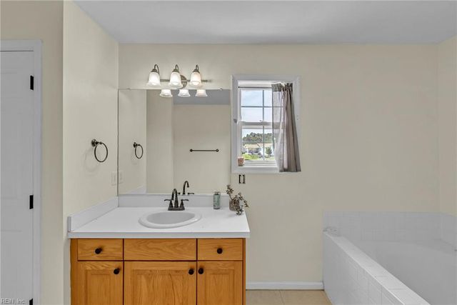 332 South End RD, Knotts Island, NC 27950