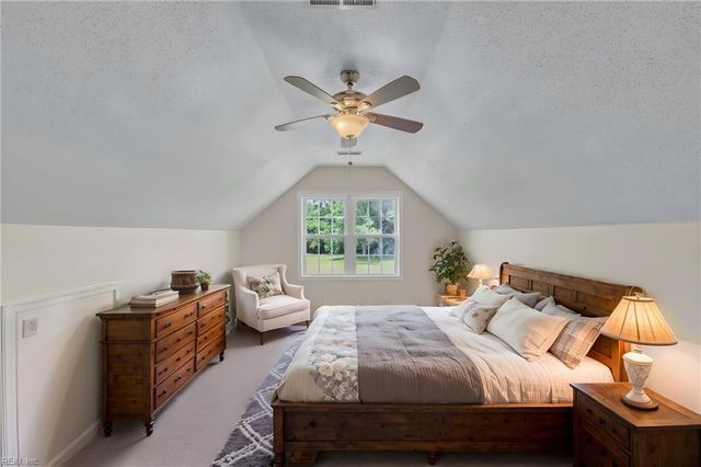 332 South End RD, Knotts Island, NC 27950