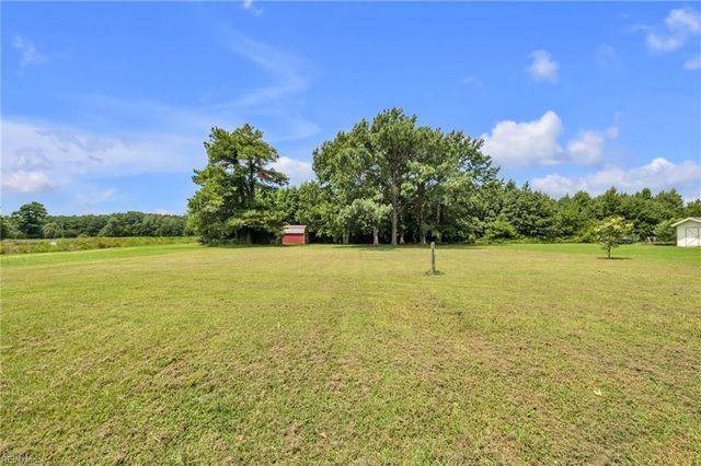 332 South End RD, Knotts Island, NC 27950