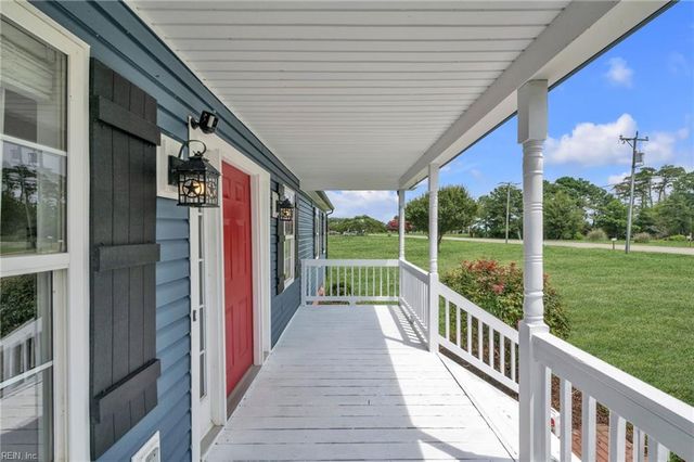 332 South End RD, Knotts Island, NC 27950