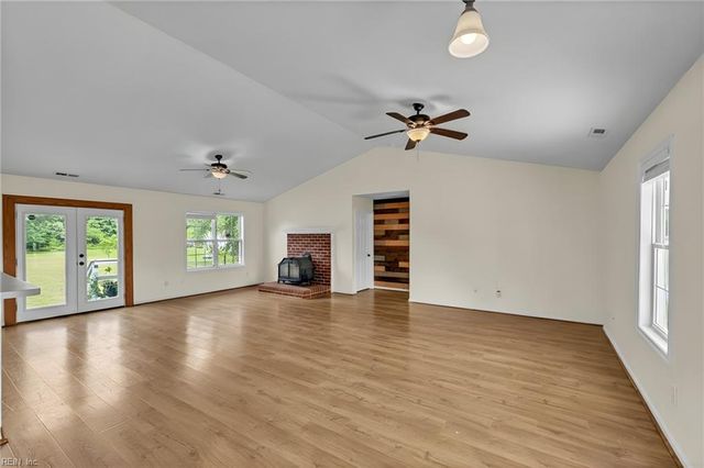 332 South End RD, Knotts Island, NC 27950