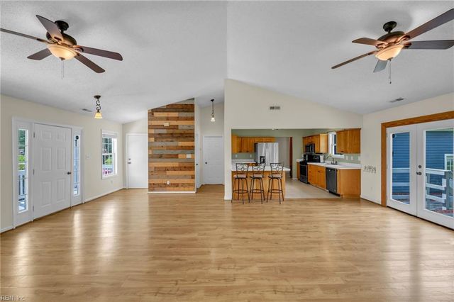 332 South End RD, Knotts Island, NC 27950