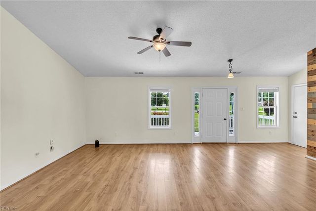 332 South End RD, Knotts Island, NC 27950
