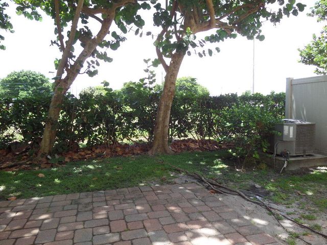 322 Lake Monterey Circle, Boynton Beach, FL 33426