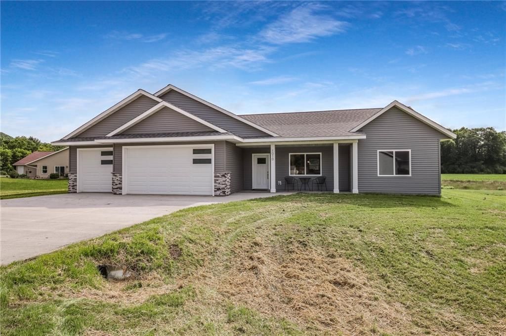1010 Riverwood Drive, Elmwood, WI 54740