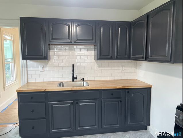 85 Brookline Avenue, Bloomfield, CT 06002