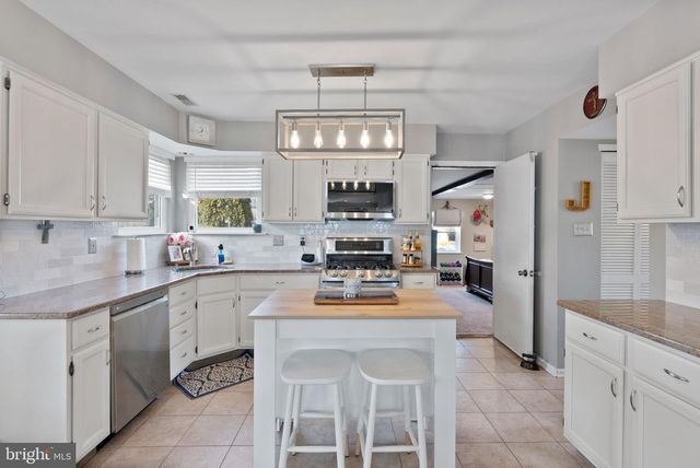 3 ASTER CT, Delran, NJ 08075