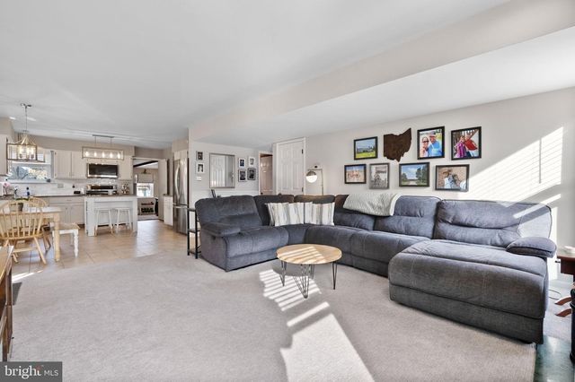 3 ASTER CT, Delran, NJ 08075