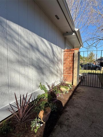 16155 Golden Sands Drive, Houston, TX 77095