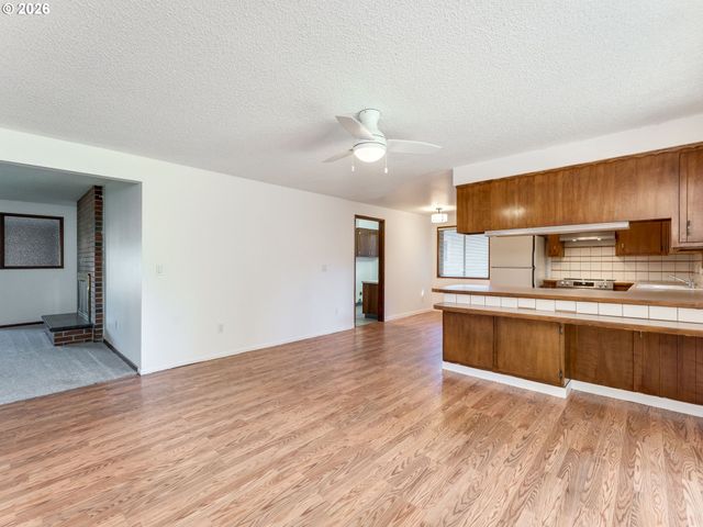 1230 Se 214TH Ave, Gresham, OR 97030