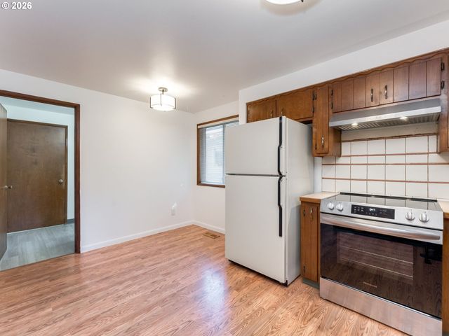 1230 Se 214TH Ave, Gresham, OR 97030